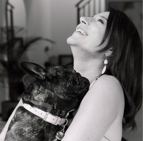 Natalie Scallan with her French Bulldog - online coach and RTT hypnotherapist helping women heal from narcissistic abuse, emotional abuse, coercive control and toxic relationships